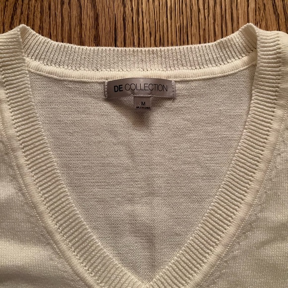 DE COLLECTION women’s v neck long sleeved sweater with stripes - Picture 2 of 3